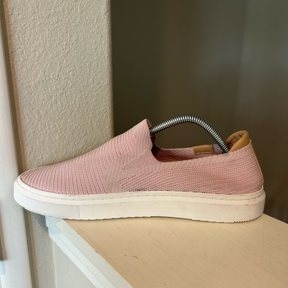 UGG ALAMEDA SAMMY SLIP-ON SHOES 1136841 SEASHEL PINK SIZE 11 WOMAN Tried On - Picture 5 of 9